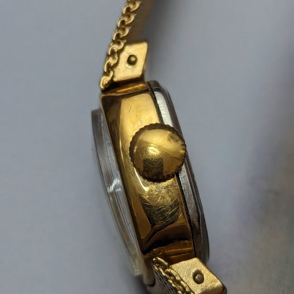 Timex Watch Bracelet Wind Up Mechanical and is Working Excellent Condition 17 Jw main image 2